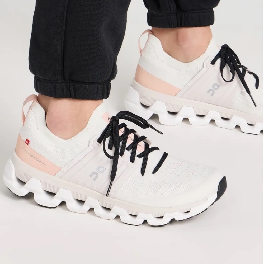 ON CLOUD-SWIFT 3 SNEAKERS